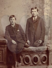 Wilfred Lawson Richardson (left)
