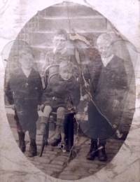 Robert, Jack, Harold and Charles Landon (1915)