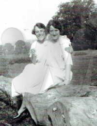 Constance Emma Mary Warrener on right with sister Eirene.jpg