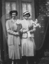 Edith Blakemore and Phyllis Hooke.jpg