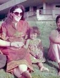 Barack Obama and Maya Soetoro with their mother Ann Dunham and grandfather Stanley Dunham in Hawaii (early 1970s)